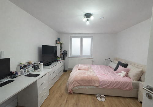 großzügige Schlafzimmer