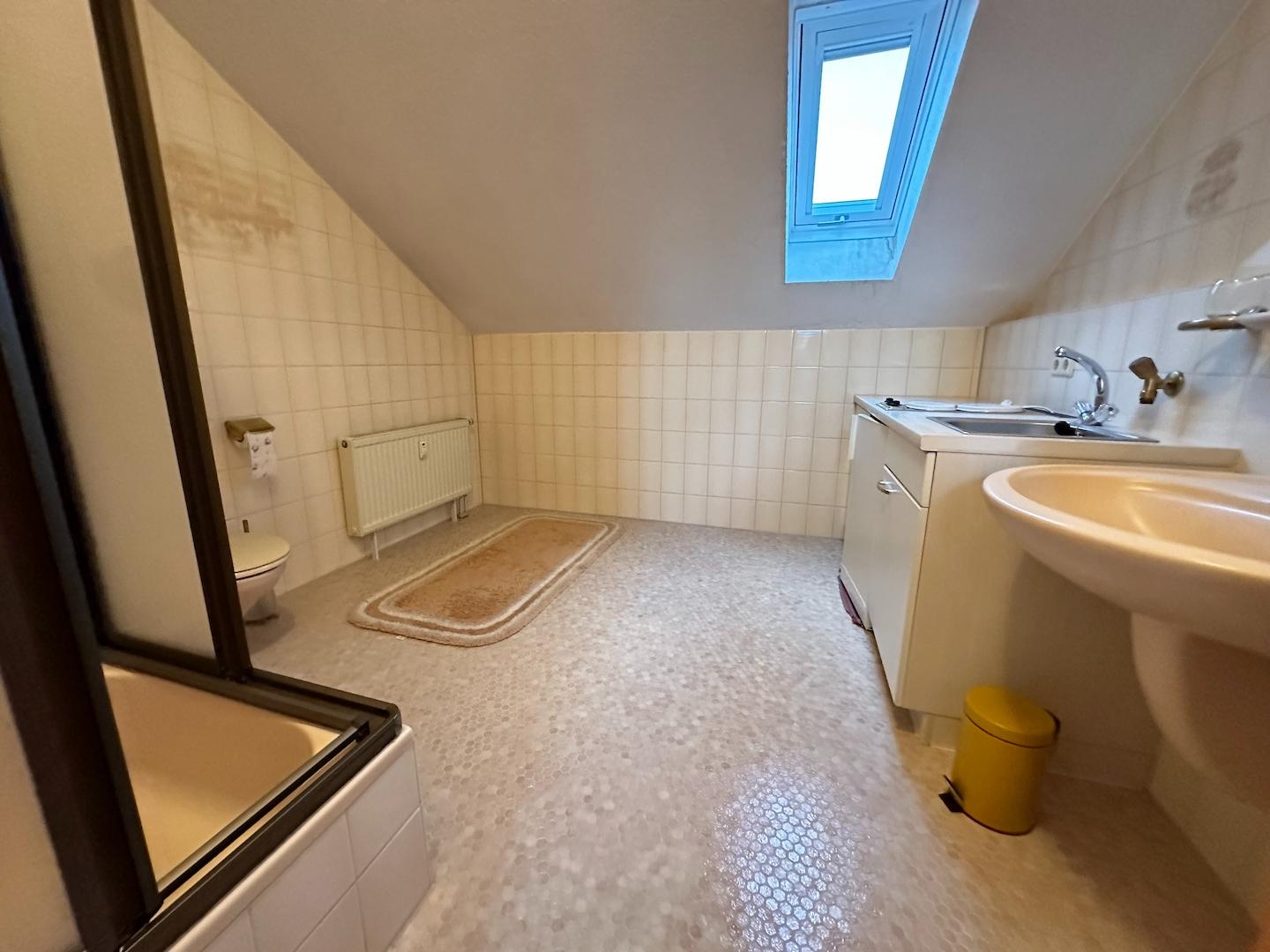 2.Bad mit Küche im 2.DG