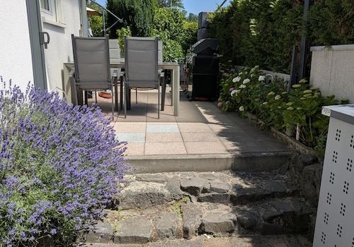 Terrasse Südseite mit Überdach