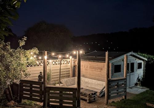 Garten Sitzecke mit Gartenhaus