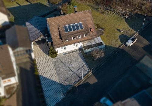 Blick auf Solarthermieanlage