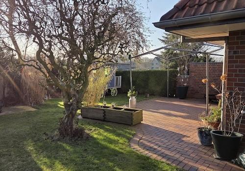 Terrasse vermietete Haushälfte