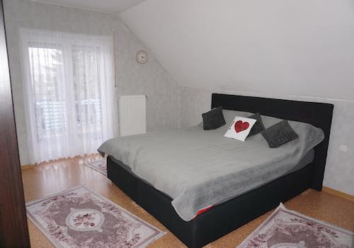 Schlafzimmer DG
