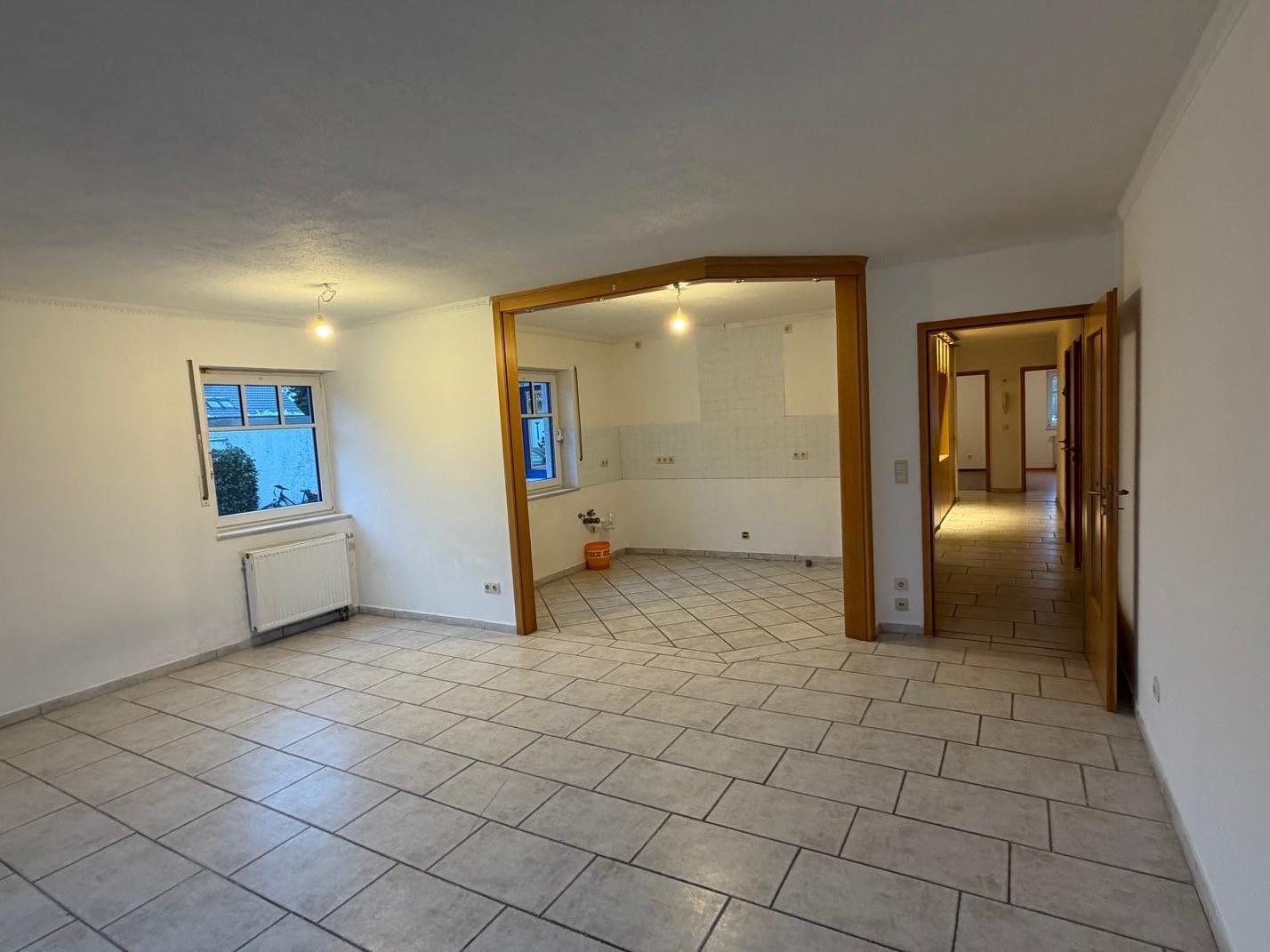 Wohnzimmer u. Küche