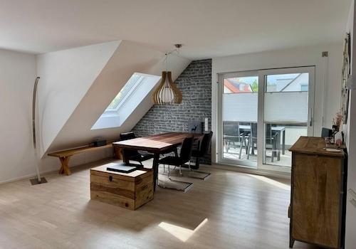 Helles Wohn-Esszimmer