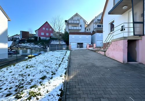 Innenhof / PKW-Stellplätze