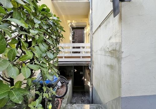 rückwärtiger Blick zu den Balkonen