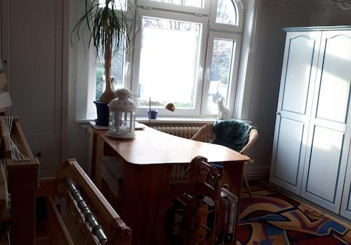 Lichtdurchflutetes Büro