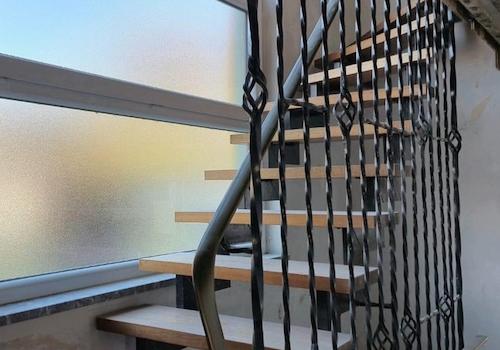 lichtdurchflutetes Treppenhaus