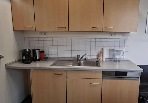 Küche rechts Kühlschr./Spülm.