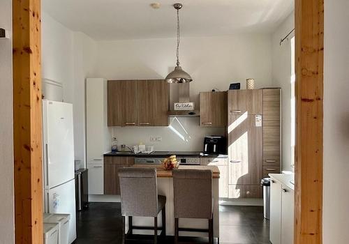 Küche mit Einbauküche