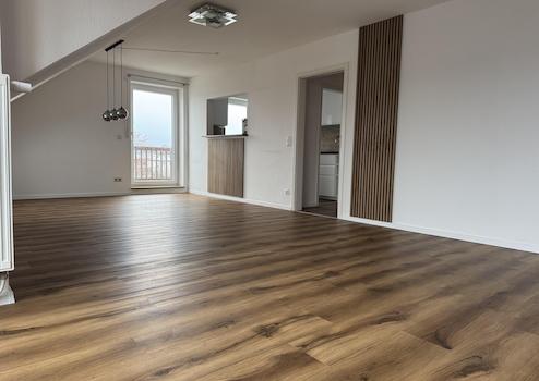 3 Zimmer Maisonette Wohnung 74qm + 24qm offener Galerie 2 Balkonen, TG & Stellplatz