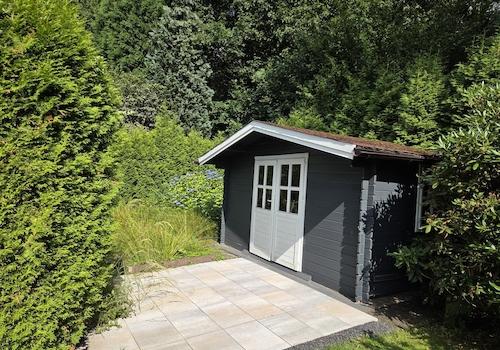 Gartenhaus mit Terrasse