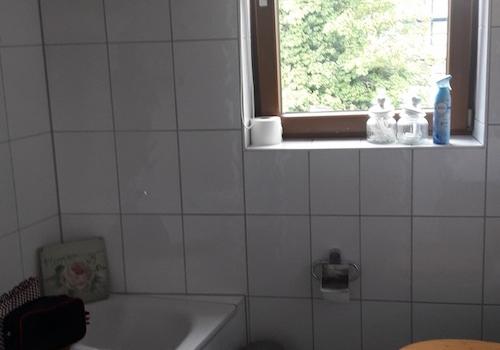 Badezimmer mit Du u Wanne