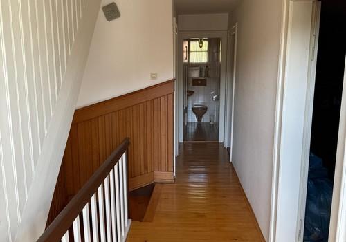 Flur mit Gäste WC OG