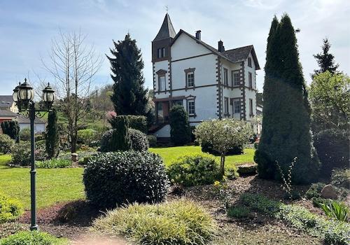 Haus mit Gartenblick
