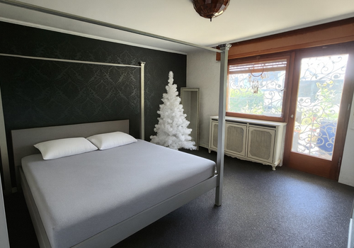 Schlafzimmer 2 mit Gartenblick