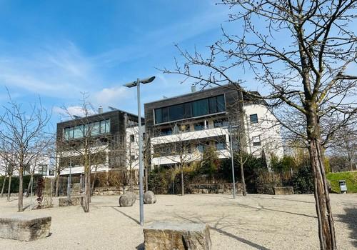 Außenansicht gesamtes Gebäude