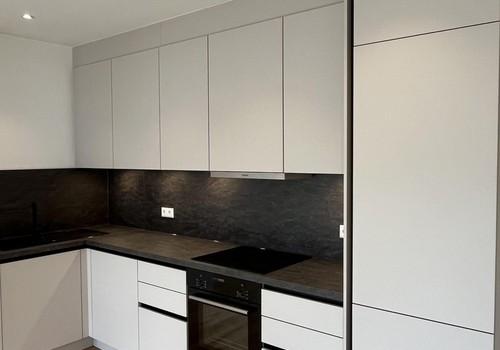 Neue hochwertige Küche