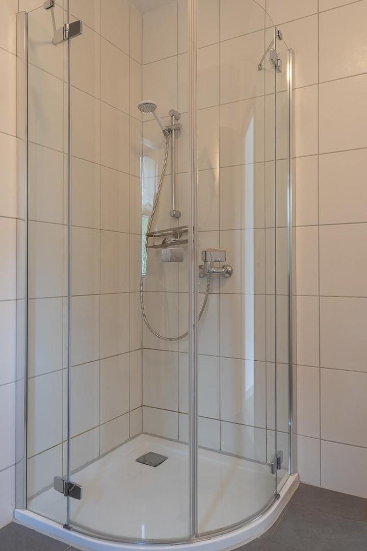Einliegerwohnung Bad im EG
