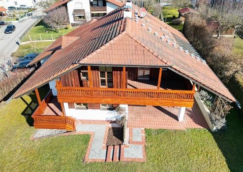 Solides Einfamilienhaus mit großem Grundstück für Gestalter und Familien – Gangkofen – Vorschaubild 2