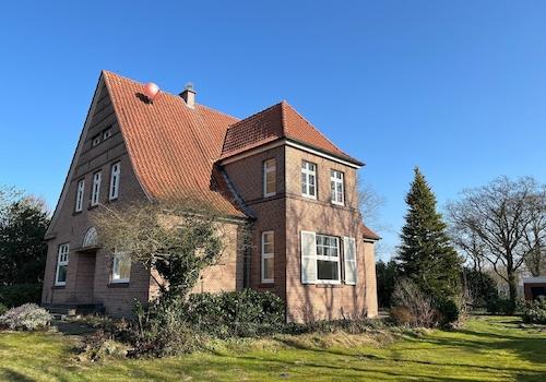 Vorder- und Seitenansicht