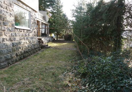 Grundstück unterhalb vom Haus