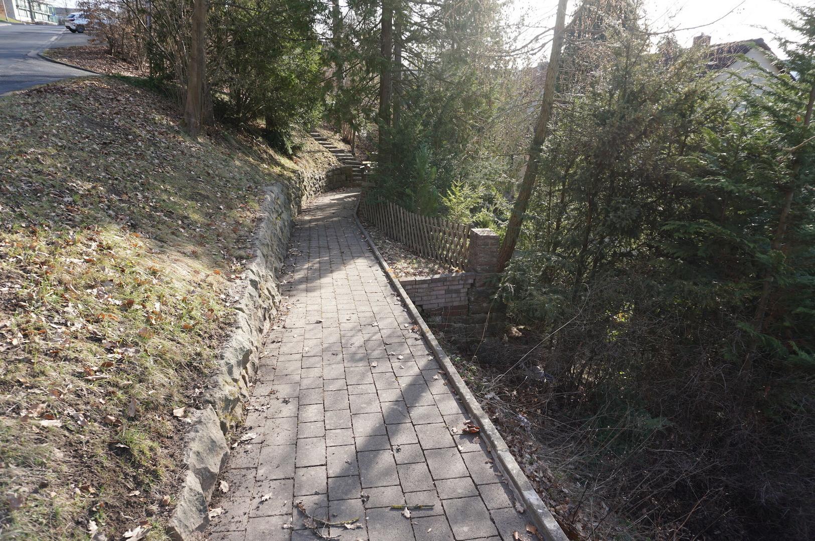 Fußweg zum Haus