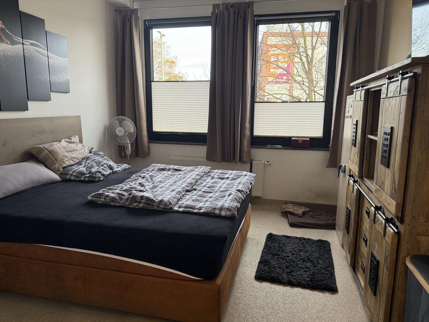 1.OG links Schlafzimmer