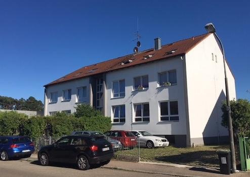 Renovierte 2-Zimmer-Wohnung mit Terrasse in Nürnberg-Katzwang