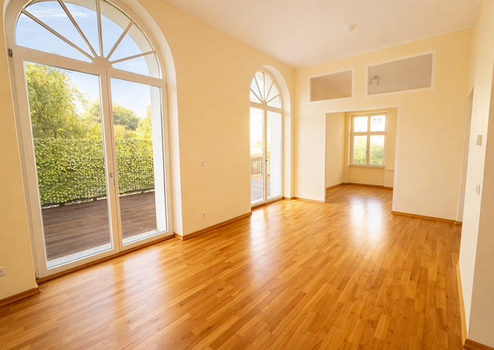 Herrschaftliche Hochparterrewohnung mit Terrasse, Kamin, Carport, in ruhiger Lage