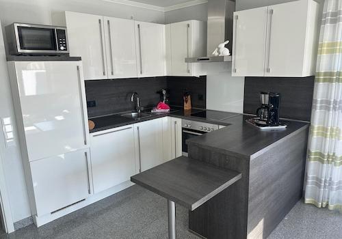 Offene Küche im Wohn- und Esszimmer