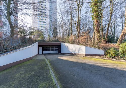 Tiefgaragenzufahrt