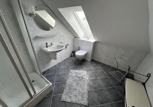 Badezimmer 2. OG