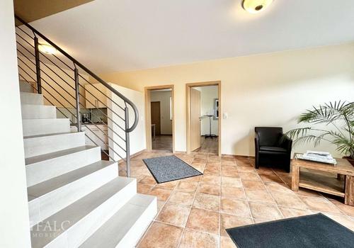 Eindrucksvoller Eingangsbereich