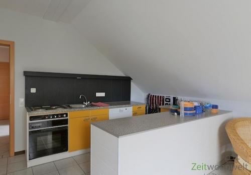 Küchenzeile mit Tresen