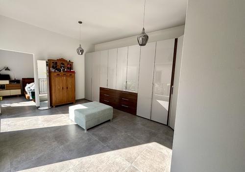 Schlafzimmer mit Ankleide OG