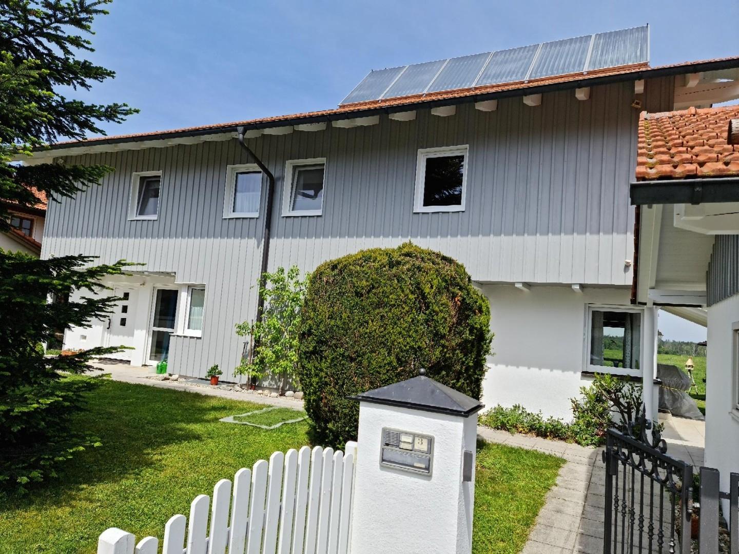 Südseite Eingang Wohnung Ost