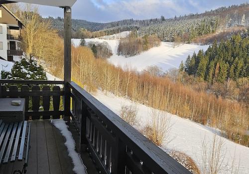 Weitläufiger Blick vom Balkon