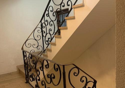 Gemeinschaftshalle mit Treppe