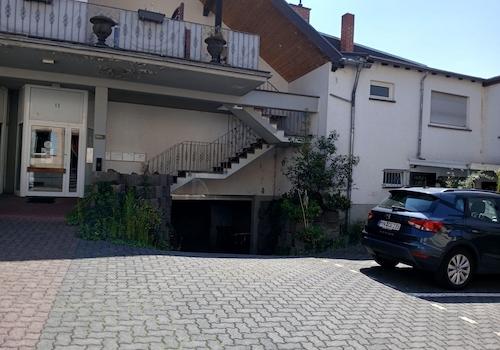 8Parkplätze z an der Saunst1 u