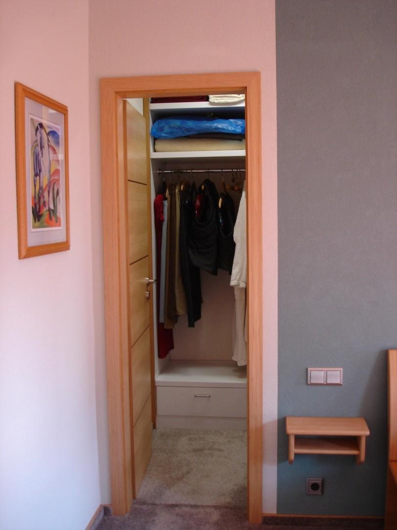 begehbarer Kleiderschrank UG