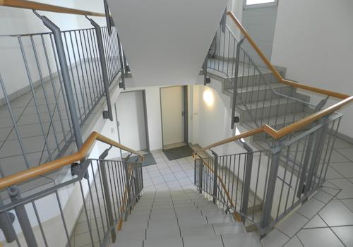 lichtdurchflutetes Treppenhaus