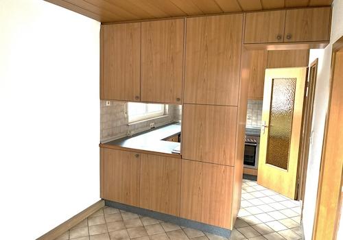 Ess-Zimmer mit Blick Küche