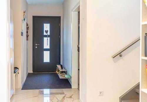 Neues und Nachhaltiges Einfamilienhaus mit geschmackvoller Ausstattung im Neubaugebiet.