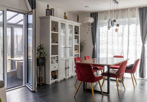 Neues und Nachhaltiges Einfamilienhaus mit geschmackvoller Ausstattung im Neubaugebiet.