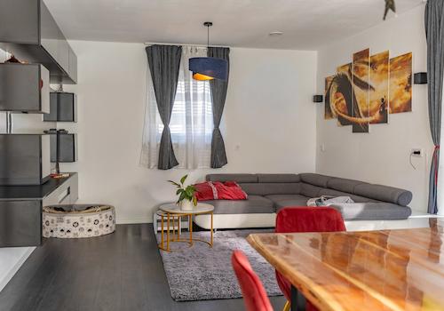 Neues und Nachhaltiges Einfamilienhaus mit geschmackvoller Ausstattung im Neubaugebiet.