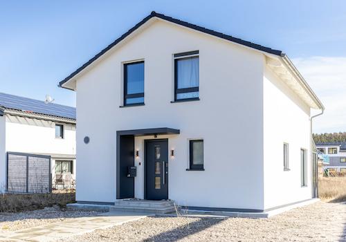 Neues und Nachhaltiges Einfamilienhaus mit geschmackvoller Ausstattung im Neubaugebiet.