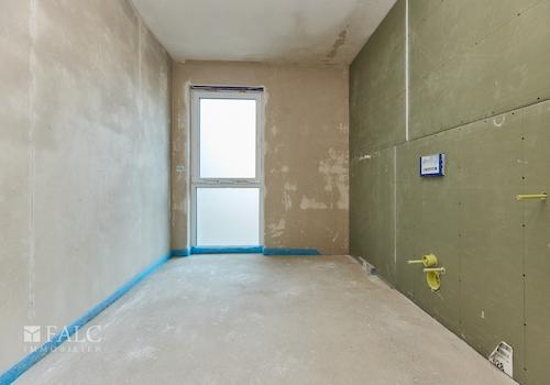 Badezimmer mit Tageslichtfenster