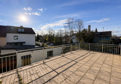 sonnige Dachterrasse